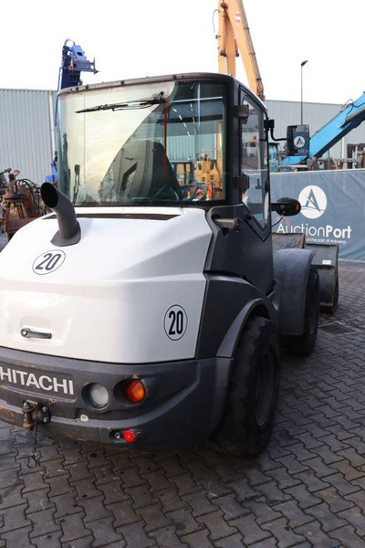 Hitachi ZW75 - Tekerlekli yükleyici: fotoğraf 5 Hitachi ZW75 - Tekerlekli yükleyici: fotoğraf 5