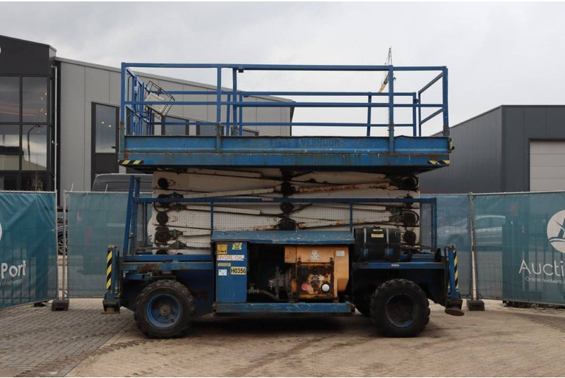 Holland lift COMBISTAR B-195DL25-4WD/P/N - Makasli platform: fotoğraf 2 Holland lift COMBISTAR B-195DL25-4WD/P/N - Makasli platform: fotoğraf 2