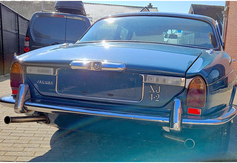 Jaguar XJ 4.2 Manual 4-Speed Overdrive - Sedan araba: fotoğraf 5 Jaguar XJ 4.2 Manual 4-Speed Overdrive - Sedan araba: fotoğraf 5