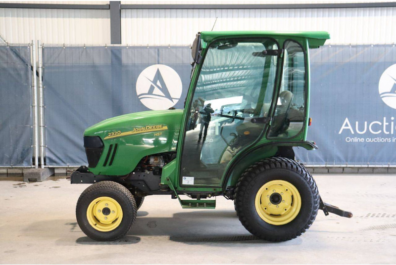 John Deere 2320 - Traktör: fotoğraf 2 John Deere 2320 - Traktör: fotoğraf 2