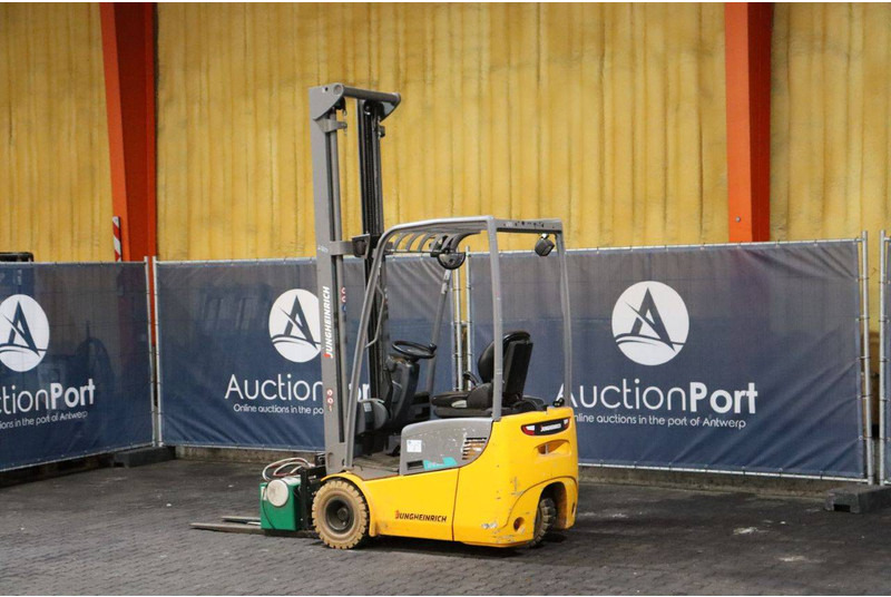 Jungheinrich EFG 110 - Elektrikli forklift: fotoğraf 3 Jungheinrich EFG 110 - Elektrikli forklift: fotoğraf 3
