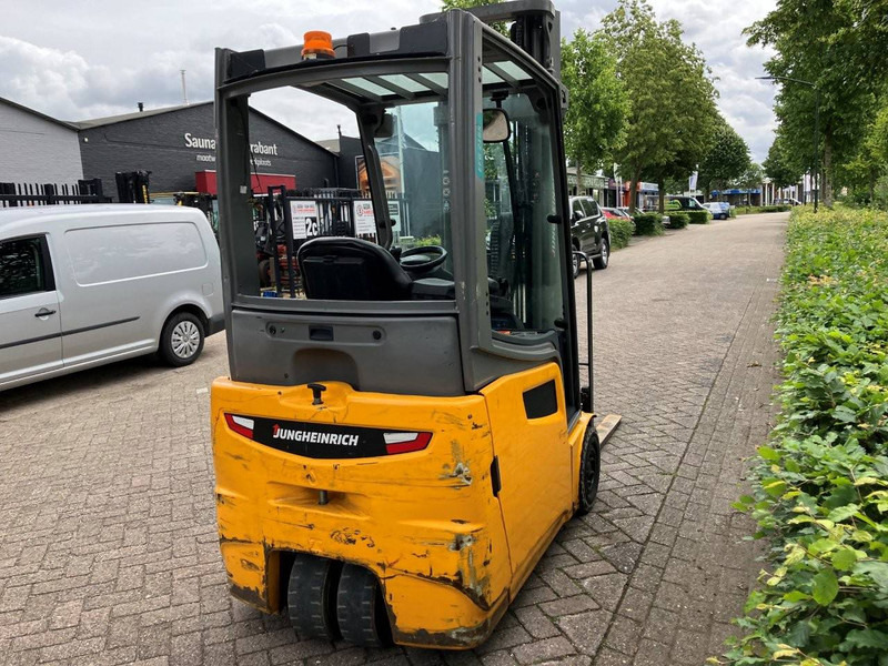 Jungheinrich EFG 216K - Elektrikli forklift: fotoğraf 5 Jungheinrich EFG 216K - Elektrikli forklift: fotoğraf 5