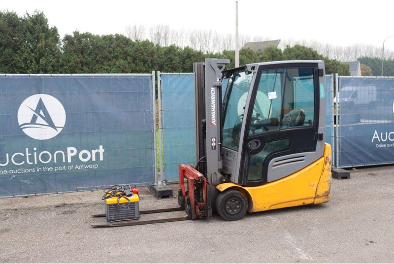 Jungheinrich EFG 216k - Elektrikli forklift: fotoğraf 1 Jungheinrich EFG 216k - Elektrikli forklift: fotoğraf 1