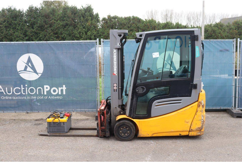 Jungheinrich EFG 216k - Elektrikli forklift: fotoğraf 2 Jungheinrich EFG 216k - Elektrikli forklift: fotoğraf 2