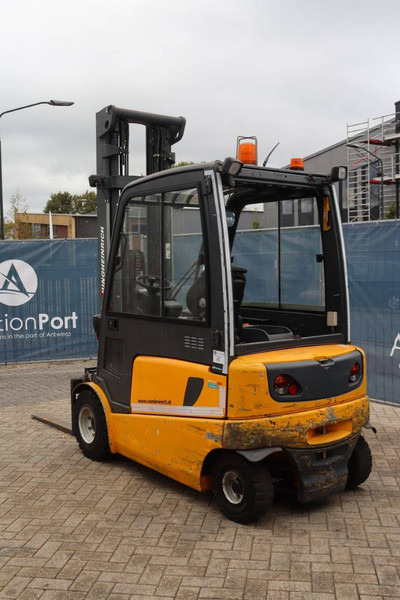 Jungheinrich EFG430 - Elektrikli forklift: fotoğraf 4 Jungheinrich EFG430 - Elektrikli forklift: fotoğraf 4