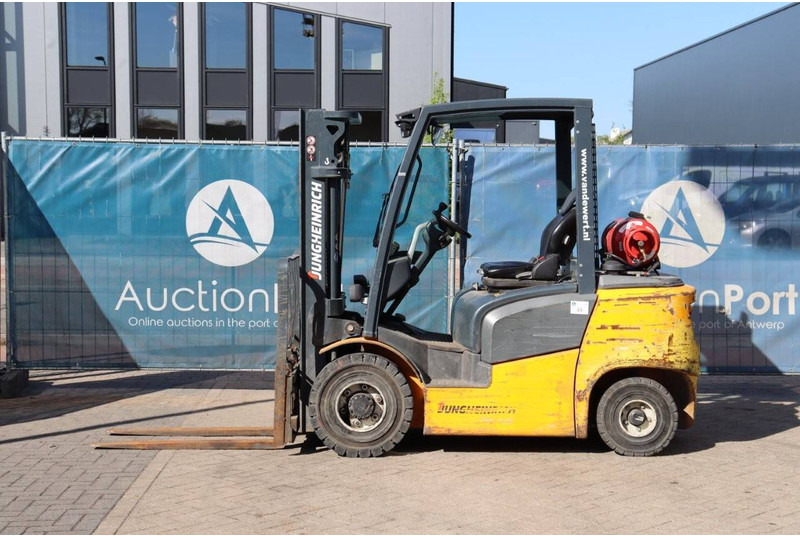 Jungheinrich TFG 425 - LPG forklift: fotoğraf 2 Jungheinrich TFG 425 - LPG forklift: fotoğraf 2