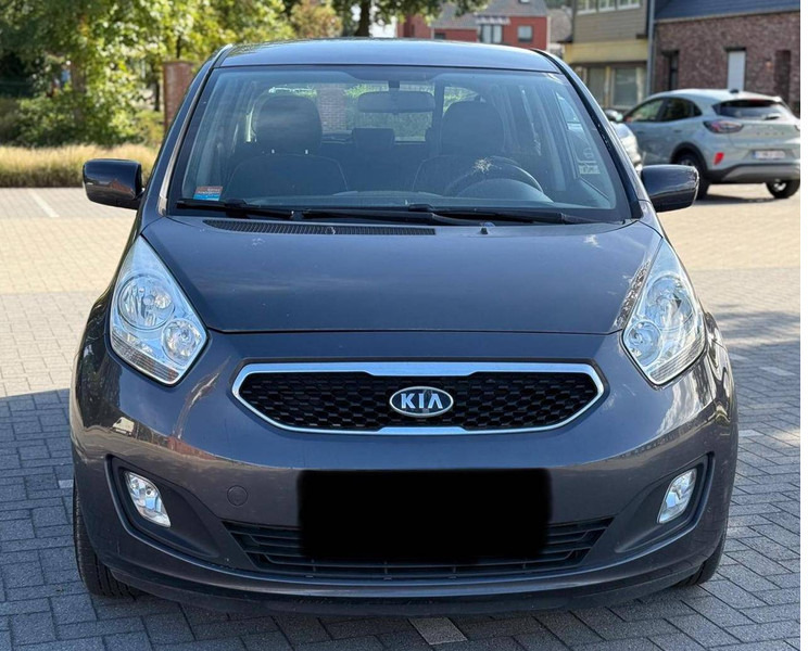 Kia Venga (I) 1.4 CVVT - Sedan araba: fotoğraf 5 Kia Venga (I) 1.4 CVVT - Sedan araba: fotoğraf 5