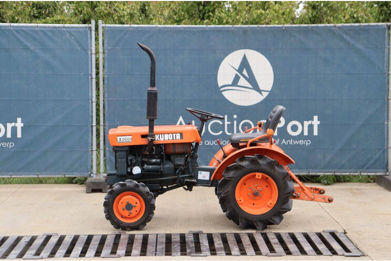 Kubota B5000 - Traktör: fotoğraf 2 Kubota B5000 - Traktör: fotoğraf 2