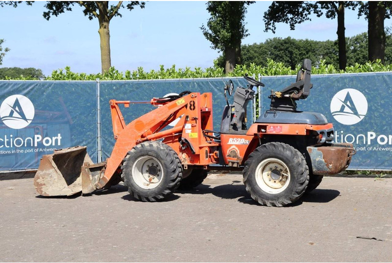 Kubota R520NH - Tekerlekli yükleyici: fotoğraf 3 Kubota R520NH - Tekerlekli yükleyici: fotoğraf 3