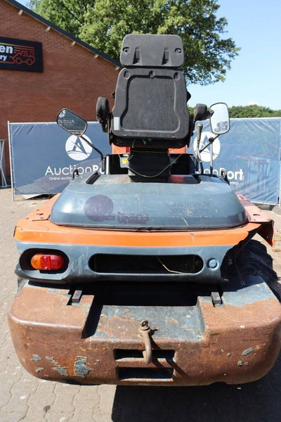 Kubota R520NH - Tekerlekli yükleyici: fotoğraf 5 Kubota R520NH - Tekerlekli yükleyici: fotoğraf 5