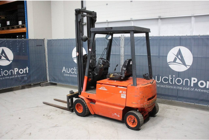 Linde E18P - Elektrikli forklift: fotoğraf 3 Linde E18P - Elektrikli forklift: fotoğraf 3