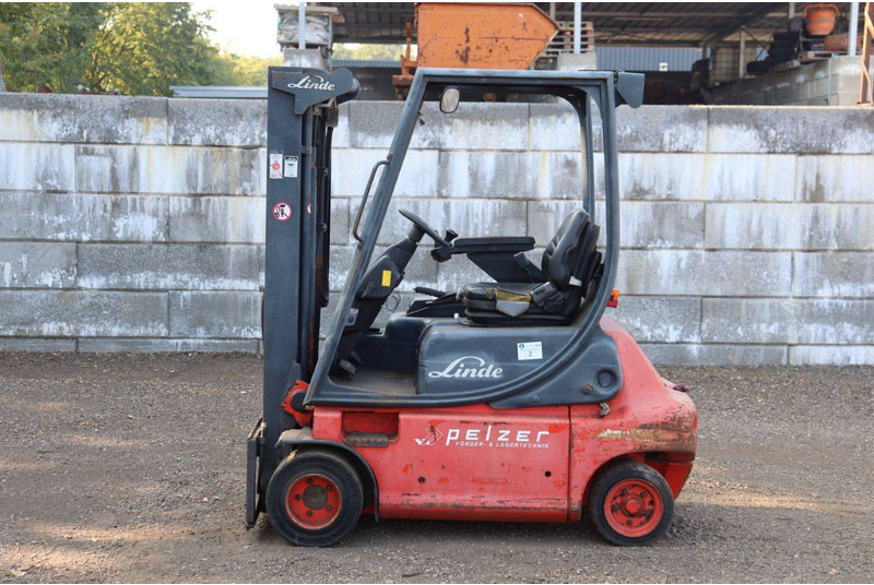 Linde E20P-02 - Elektrikli forklift: fotoğraf 2 Linde E20P-02 - Elektrikli forklift: fotoğraf 2