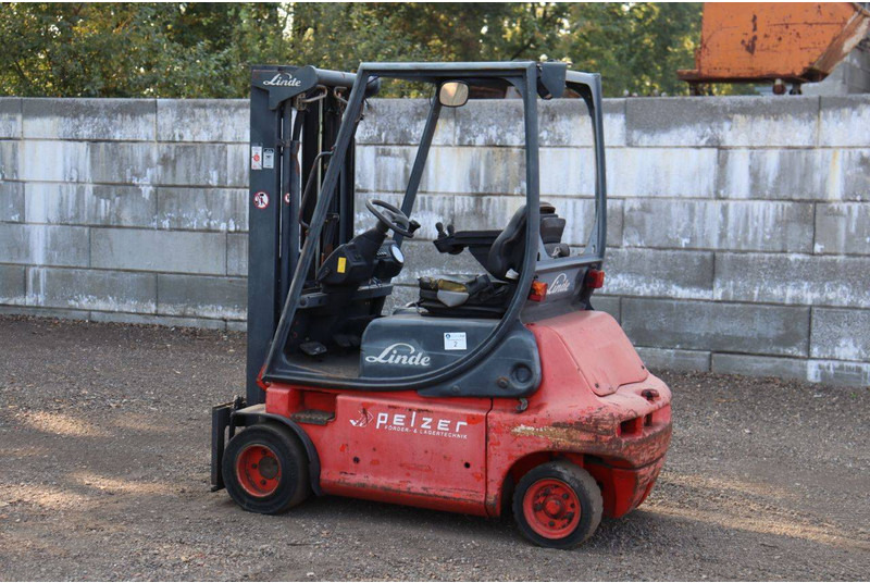 Linde E20P-02 - Elektrikli forklift: fotoğraf 3 Linde E20P-02 - Elektrikli forklift: fotoğraf 3