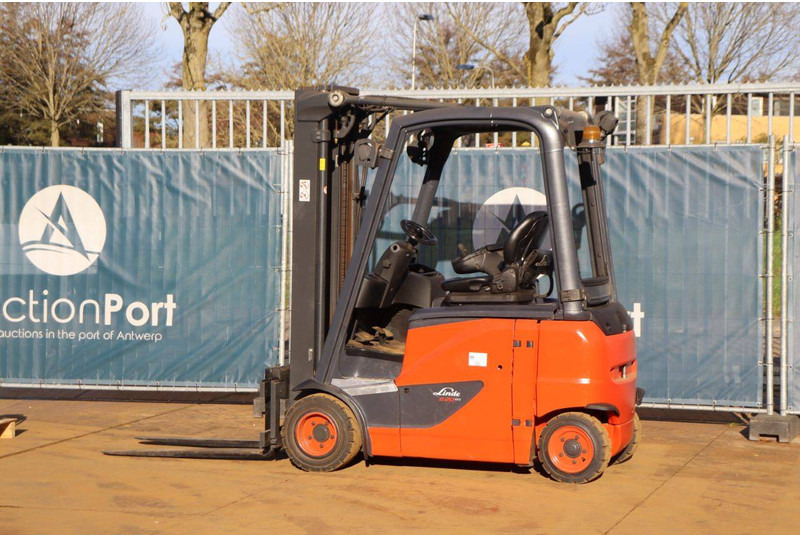 Linde E20PH-02 - Elektrikli forklift: fotoğraf 3 Linde E20PH-02 - Elektrikli forklift: fotoğraf 3