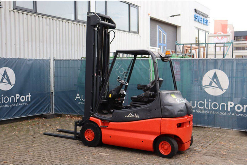Linde E25-02 - Elektrikli forklift: fotoğraf 3 Linde E25-02 - Elektrikli forklift: fotoğraf 3