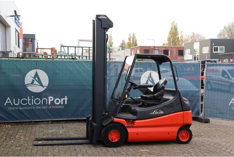 Linde E25-02 - Elektrikli forklift: fotoğraf 1 Linde E25-02 - Elektrikli forklift: fotoğraf 1