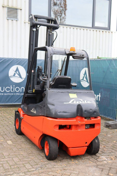 Linde E25-02 - Elektrikli forklift: fotoğraf 4 Linde E25-02 - Elektrikli forklift: fotoğraf 4