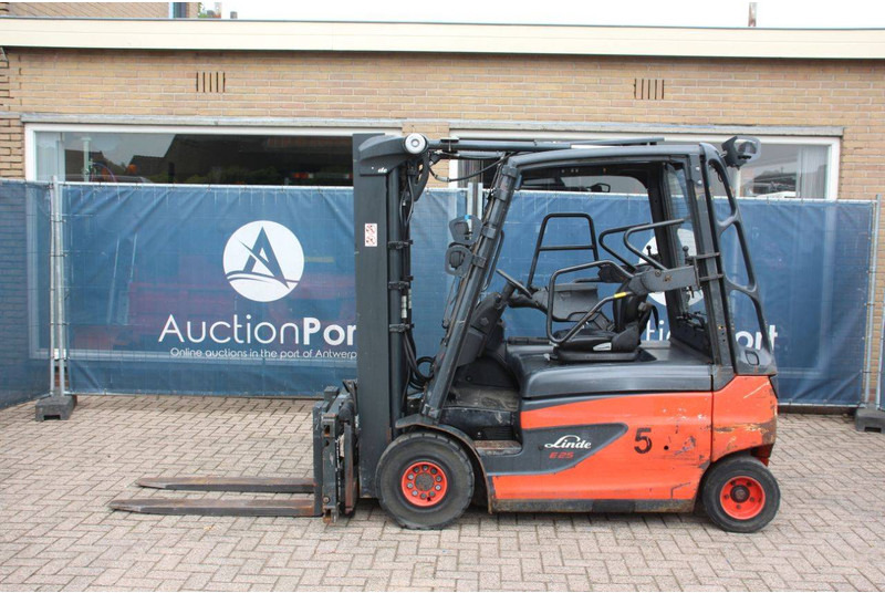 Linde E25L-01 - Elektrikli forklift: fotoğraf 2 Linde E25L-01 - Elektrikli forklift: fotoğraf 2