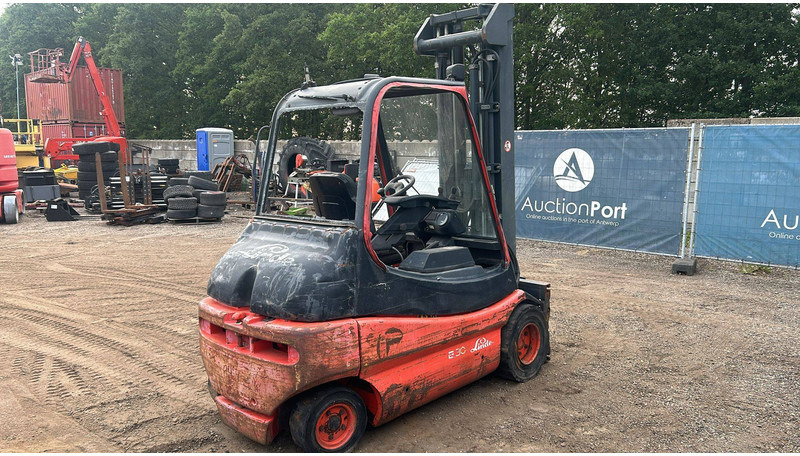 Linde E30-02 - Elektrikli forklift: fotoğraf 4 Linde E30-02 - Elektrikli forklift: fotoğraf 4