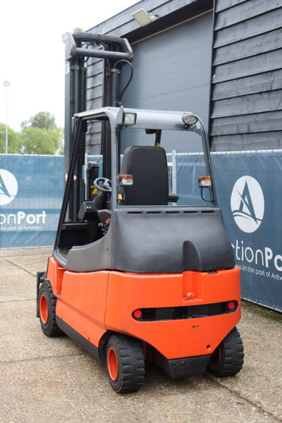 Linde E30/03/600 - Elektrikli forklift: fotoğraf 4 Linde E30/03/600 - Elektrikli forklift: fotoğraf 4