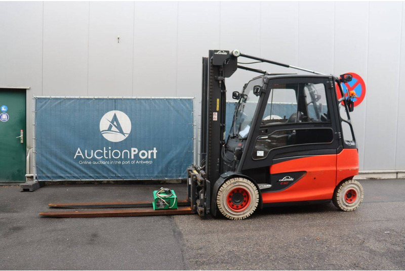 Linde E50HL-01 - Elektrikli forklift: fotoğraf 1 Linde E50HL-01 - Elektrikli forklift: fotoğraf 1