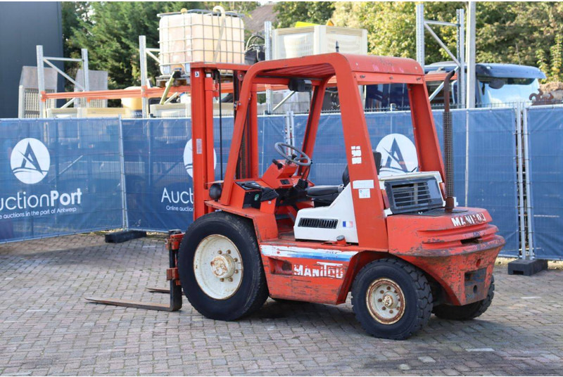 Manitou MCE 25H - Dizel forklift: fotoğraf 4 Manitou MCE 25H - Dizel forklift: fotoğraf 4