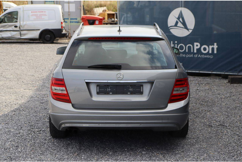 Mercedes-Benz C-Klasse 180 CDI - Sedan araba: fotoğraf 5 Mercedes-Benz C-Klasse 180 CDI - Sedan araba: fotoğraf 5