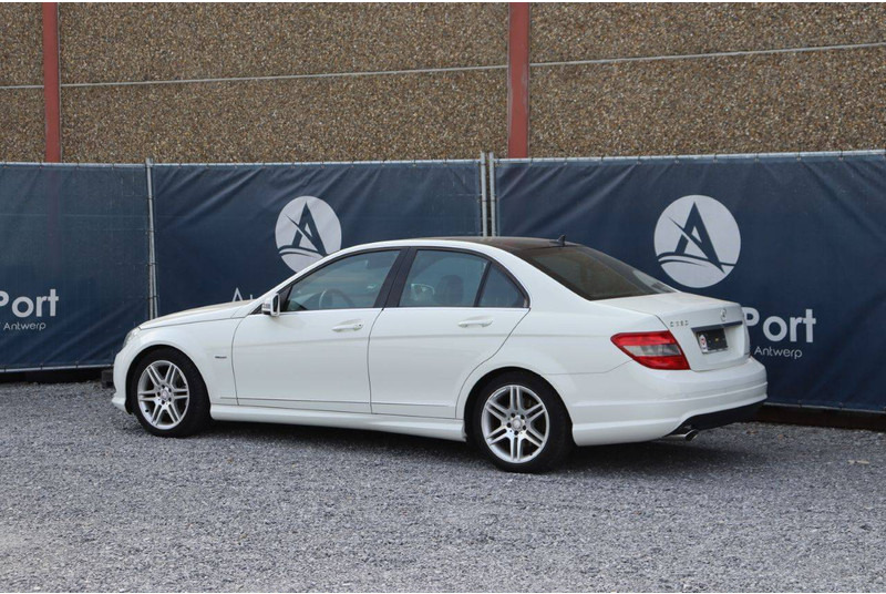 Mercedes-Benz C-Klasse 220 AMG CDI - Sedan araba: fotoğraf 3 Mercedes-Benz C-Klasse 220 AMG CDI - Sedan araba: fotoğraf 3