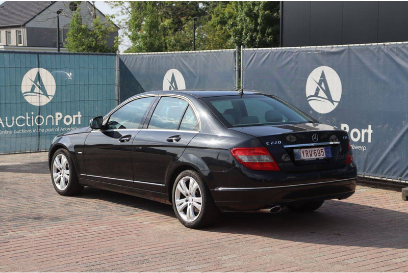 Mercedes-Benz C-Klasse 220 CDI - Sedan araba: fotoğraf 4 Mercedes-Benz C-Klasse 220 CDI - Sedan araba: fotoğraf 4