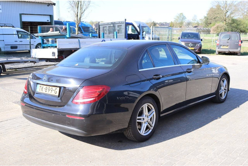 Mercedes-Benz E-Klasse 200 D - Sedan araba: fotoğraf 5 Mercedes-Benz E-Klasse 200 D - Sedan araba: fotoğraf 5
