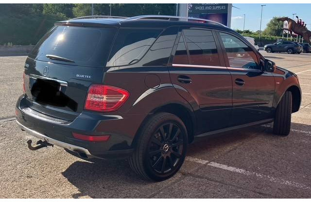 Mercedes-Benz M-Klasse ML 350 CDI BLUETEС - Sedan araba: fotoğraf 3 Mercedes-Benz M-Klasse ML 350 CDI BLUETEС - Sedan araba: fotoğraf 3