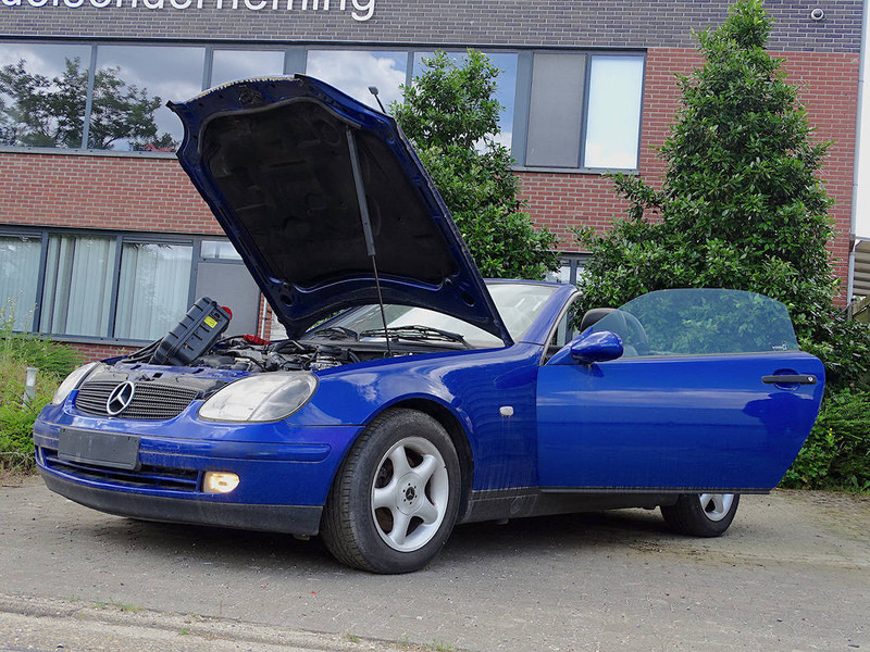 Mercedes-Benz SLK SLK200 - Sedan araba: fotoğraf 3 Mercedes-Benz SLK SLK200 - Sedan araba: fotoğraf 3