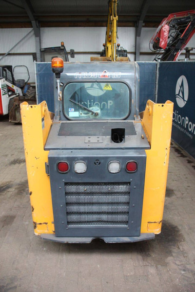 Mustang R135 - Tekerlekli yükleyici: fotoğraf 4 Mustang R135 - Tekerlekli yükleyici: fotoğraf 4