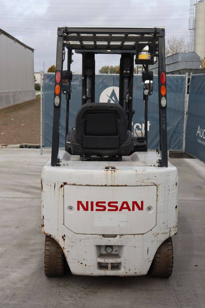 Nissan T1B2 - Elektrikli forklift: fotoğraf 5 Nissan T1B2 - Elektrikli forklift: fotoğraf 5
