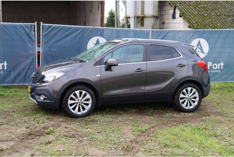 Opel Mokka - Sedan araba: fotoğraf 1 Opel Mokka - Sedan araba: fotoğraf 1
