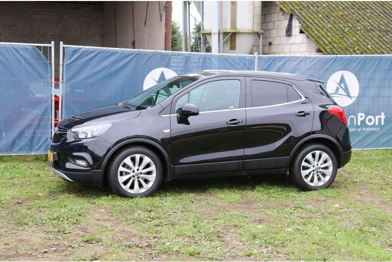 Opel Mokka X - Sedan araba: fotoğraf 1 Opel Mokka X - Sedan araba: fotoğraf 1