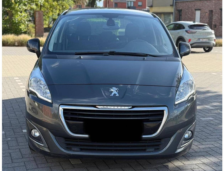 Peugeot 5008 (I - phase 2) 2.0 HDi - Sedan araba: fotoğraf 5 Peugeot 5008 (I - phase 2) 2.0 HDi - Sedan araba: fotoğraf 5