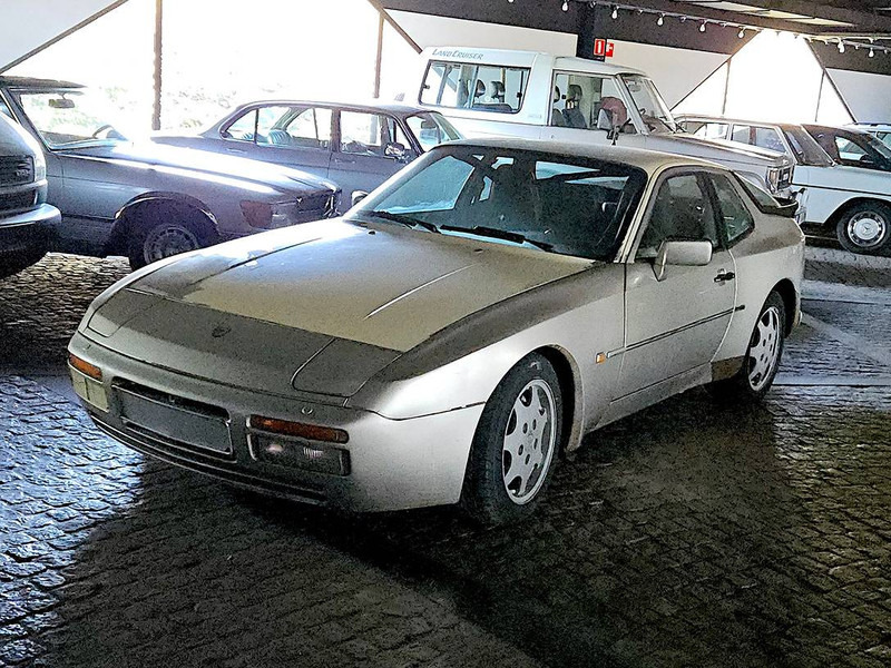 Porsche 944 Turbo - Sedan araba: fotoğraf 1 Porsche 944 Turbo - Sedan araba: fotoğraf 1
