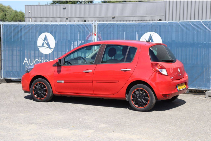 Renault Clio - Sedan araba: fotoğraf 3 Renault Clio - Sedan araba: fotoğraf 3