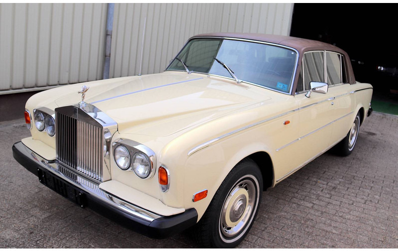 Rolls-Royce Silver Shadow II EverFlex - Sedan araba: fotoğraf 3 Rolls-Royce Silver Shadow II EverFlex - Sedan araba: fotoğraf 3