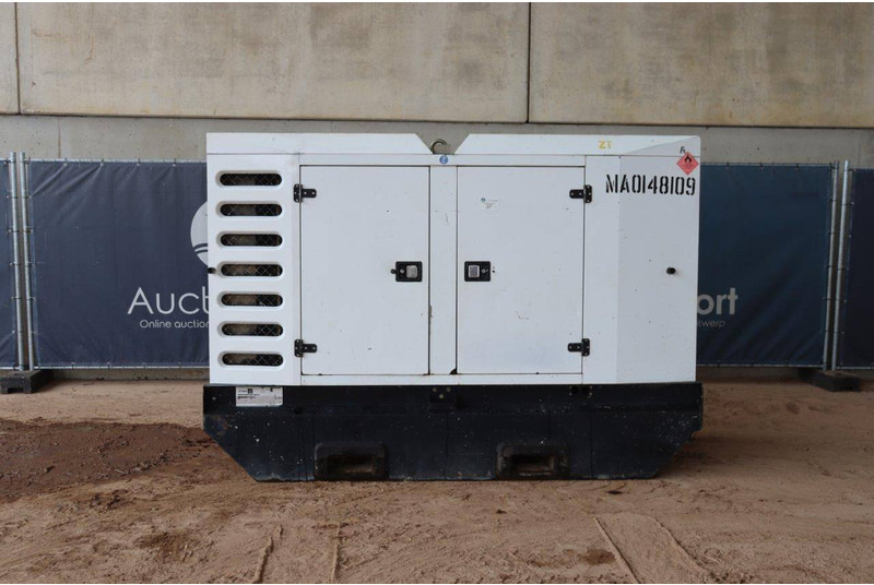 SDMO R90C3 - Elektrikli jeneratör: fotoğraf 2 SDMO R90C3 - Elektrikli jeneratör: fotoğraf 2