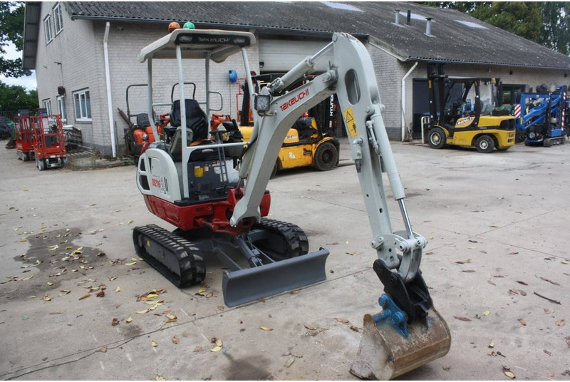 Takeuchi TB216 - Mini ekskavatör: fotoğraf 5 Takeuchi TB216 - Mini ekskavatör: fotoğraf 5