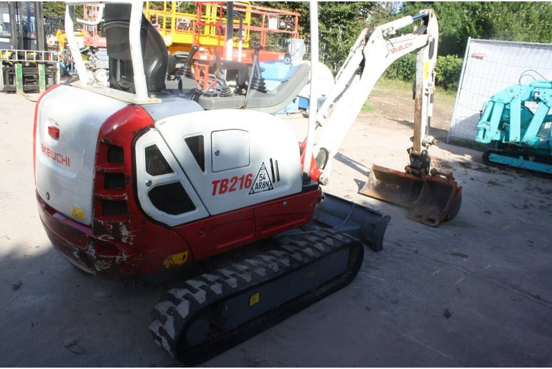 Takeuchi TB216 - Mini ekskavatör: fotoğraf 4 Takeuchi TB216 - Mini ekskavatör: fotoğraf 4