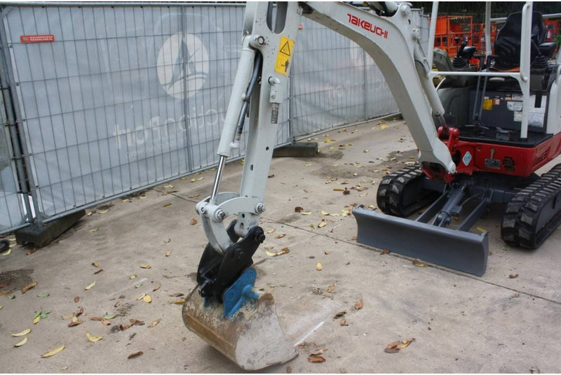 Takeuchi TB216 - Mini ekskavatör: fotoğraf 4 Takeuchi TB216 - Mini ekskavatör: fotoğraf 4