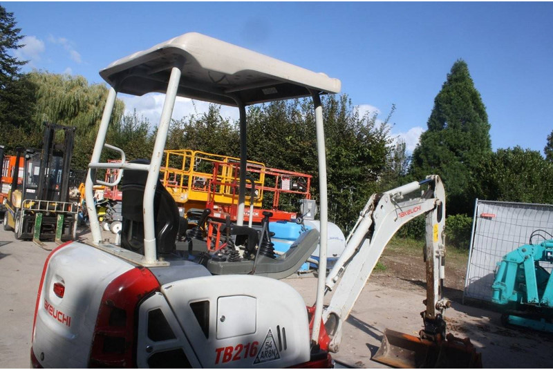 Takeuchi TB216 - Mini ekskavatör: fotoğraf 5 Takeuchi TB216 - Mini ekskavatör: fotoğraf 5