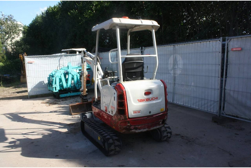 Takeuchi TB216 - Mini ekskavatör: fotoğraf 3 Takeuchi TB216 - Mini ekskavatör: fotoğraf 3