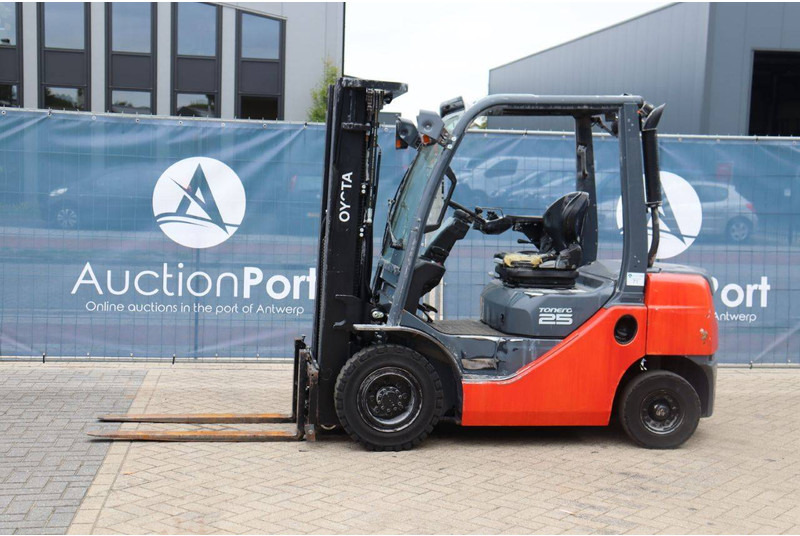 Toyota 06-8FD25F - Dizel forklift: fotoğraf 1 Toyota 06-8FD25F - Dizel forklift: fotoğraf 1