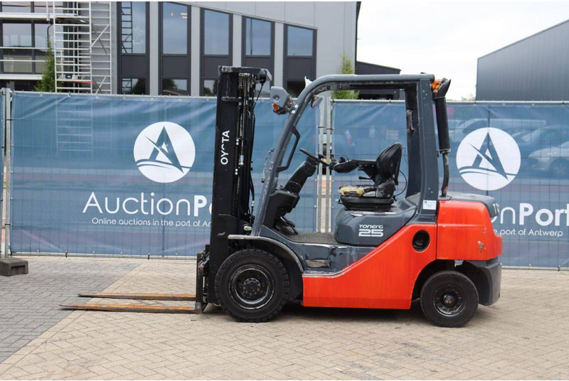 Toyota 06-8FD25F - Dizel forklift: fotoğraf 2 Toyota 06-8FD25F - Dizel forklift: fotoğraf 2