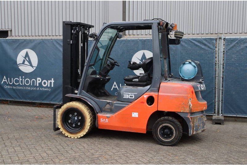 Toyota 068FG30F - LPG forklift: fotoğraf 3 Toyota 068FG30F - LPG forklift: fotoğraf 3