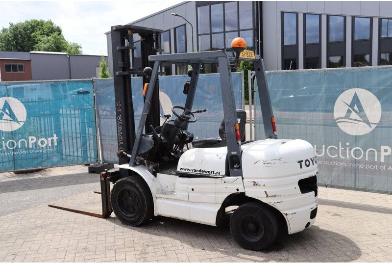 Toyota 62-6FDF30 - Dizel forklift: fotoğraf 4 Toyota 62-6FDF30 - Dizel forklift: fotoğraf 4